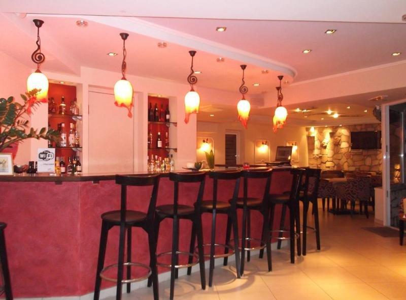 9 Queens Spa Hotel Лутра Едипсу Екстериор снимка