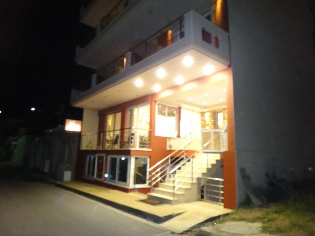 9 Queens Spa Hotel Лутра Едипсу Екстериор снимка