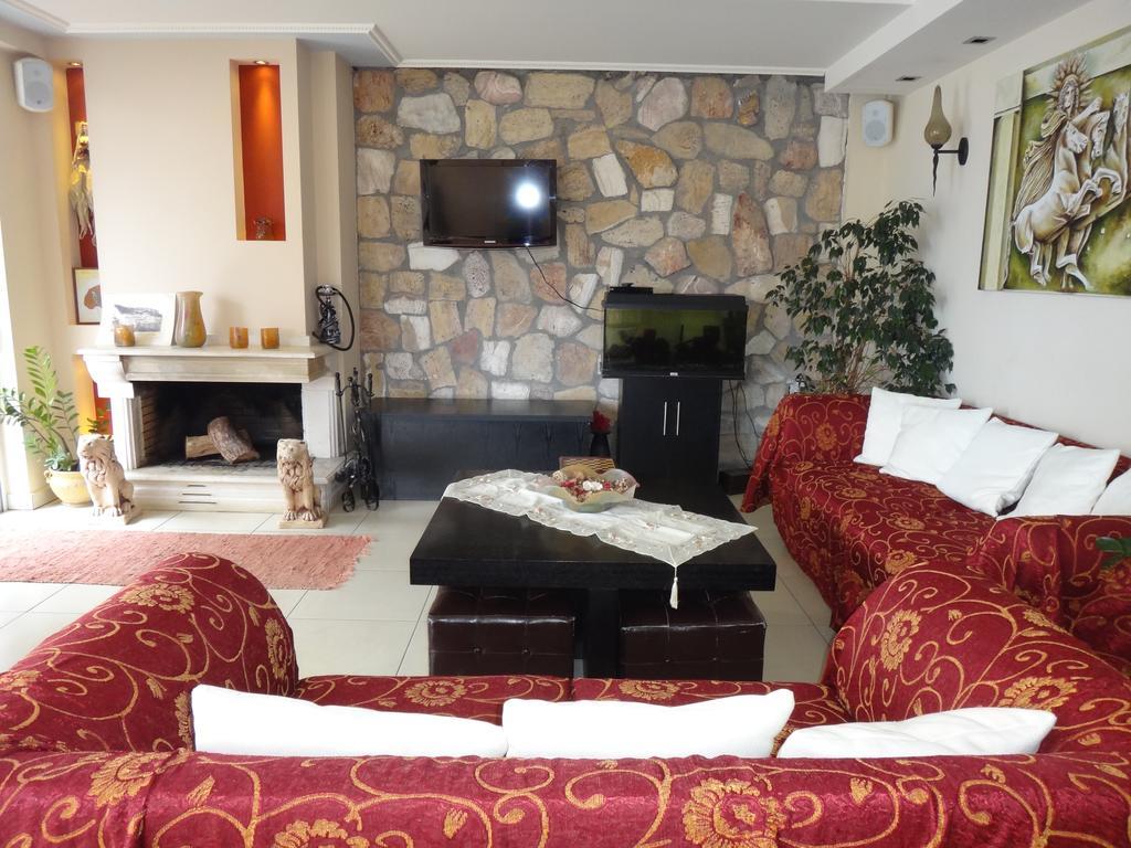 9 Queens Spa Hotel Лутра Едипсу Екстериор снимка