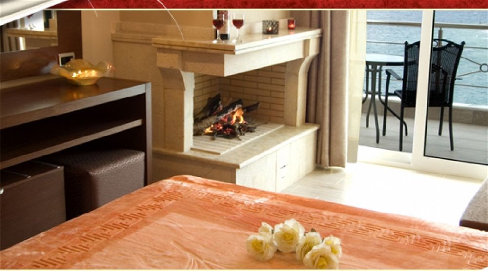 9 Queens Spa Hotel Лутра Едипсу Екстериор снимка