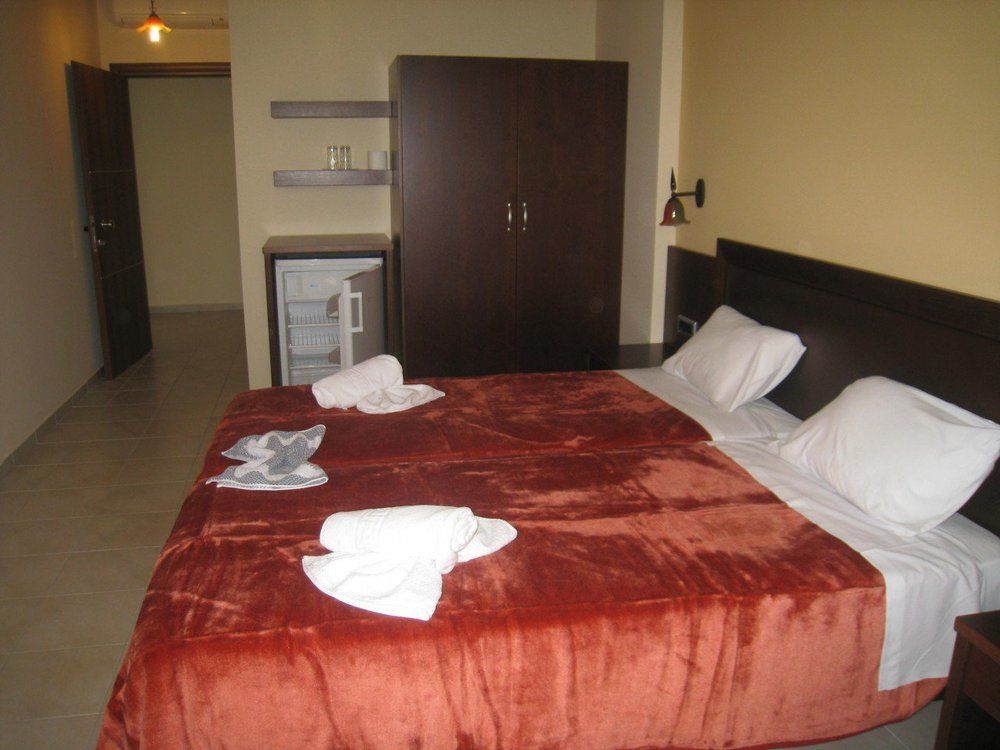 9 Queens Spa Hotel Лутра Едипсу Екстериор снимка