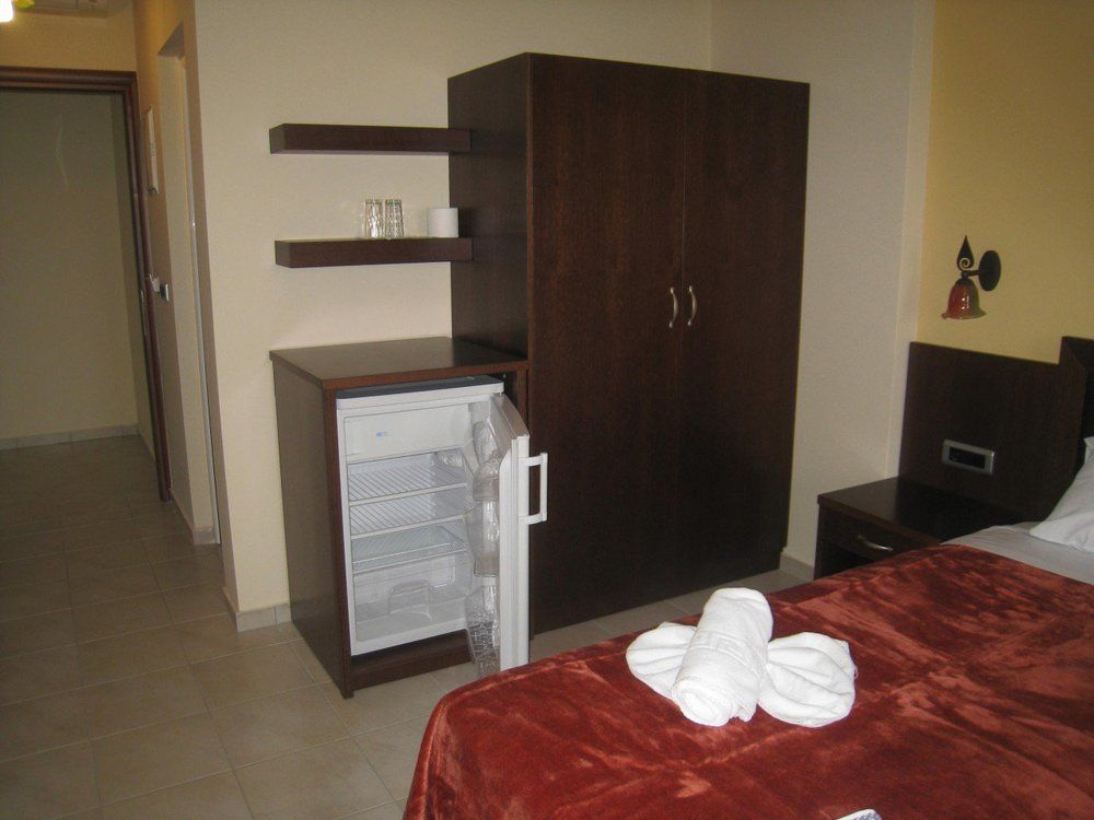 9 Queens Spa Hotel Лутра Едипсу Екстериор снимка