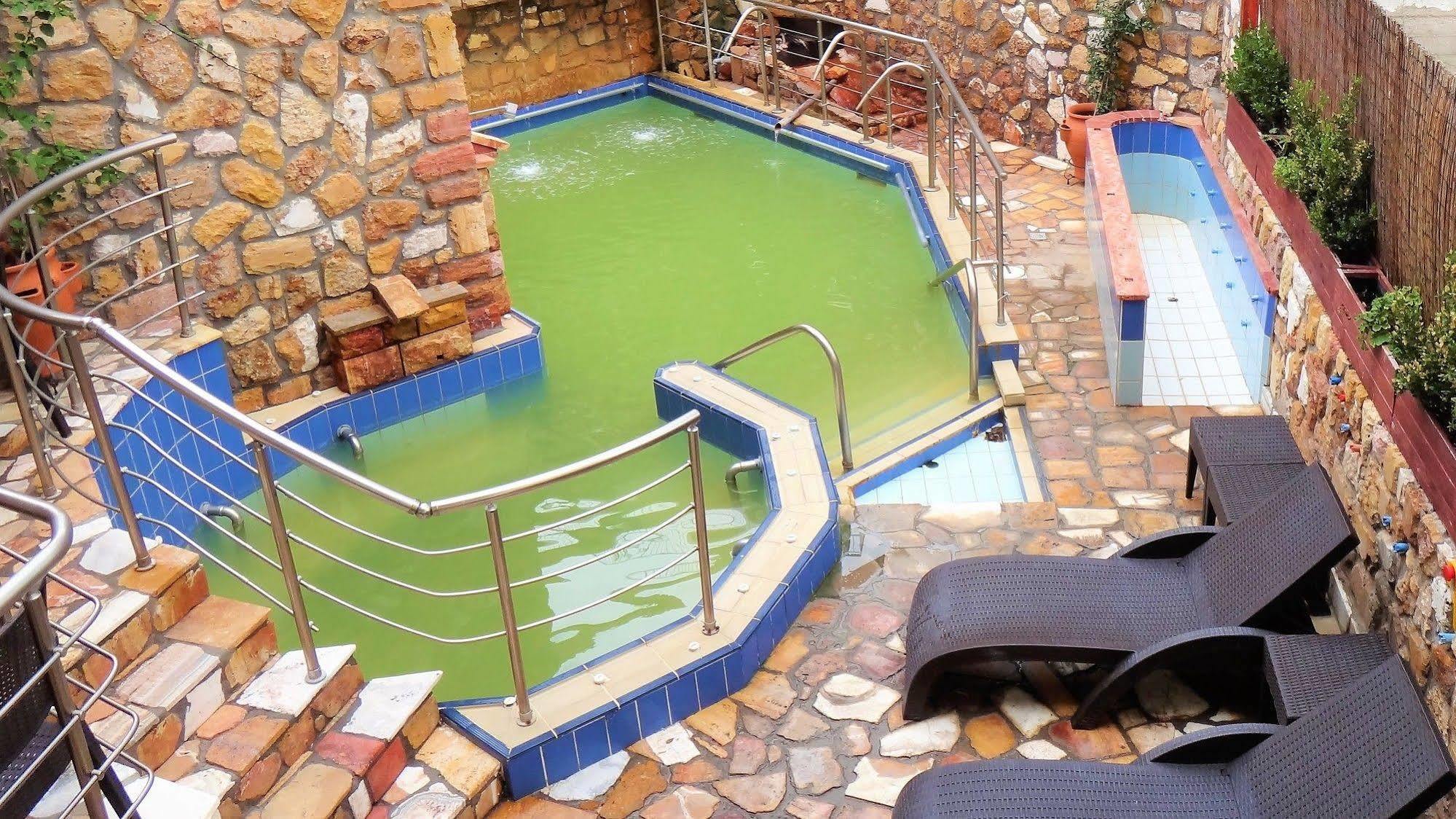 9 Queens Spa Hotel Лутра Едипсу Екстериор снимка