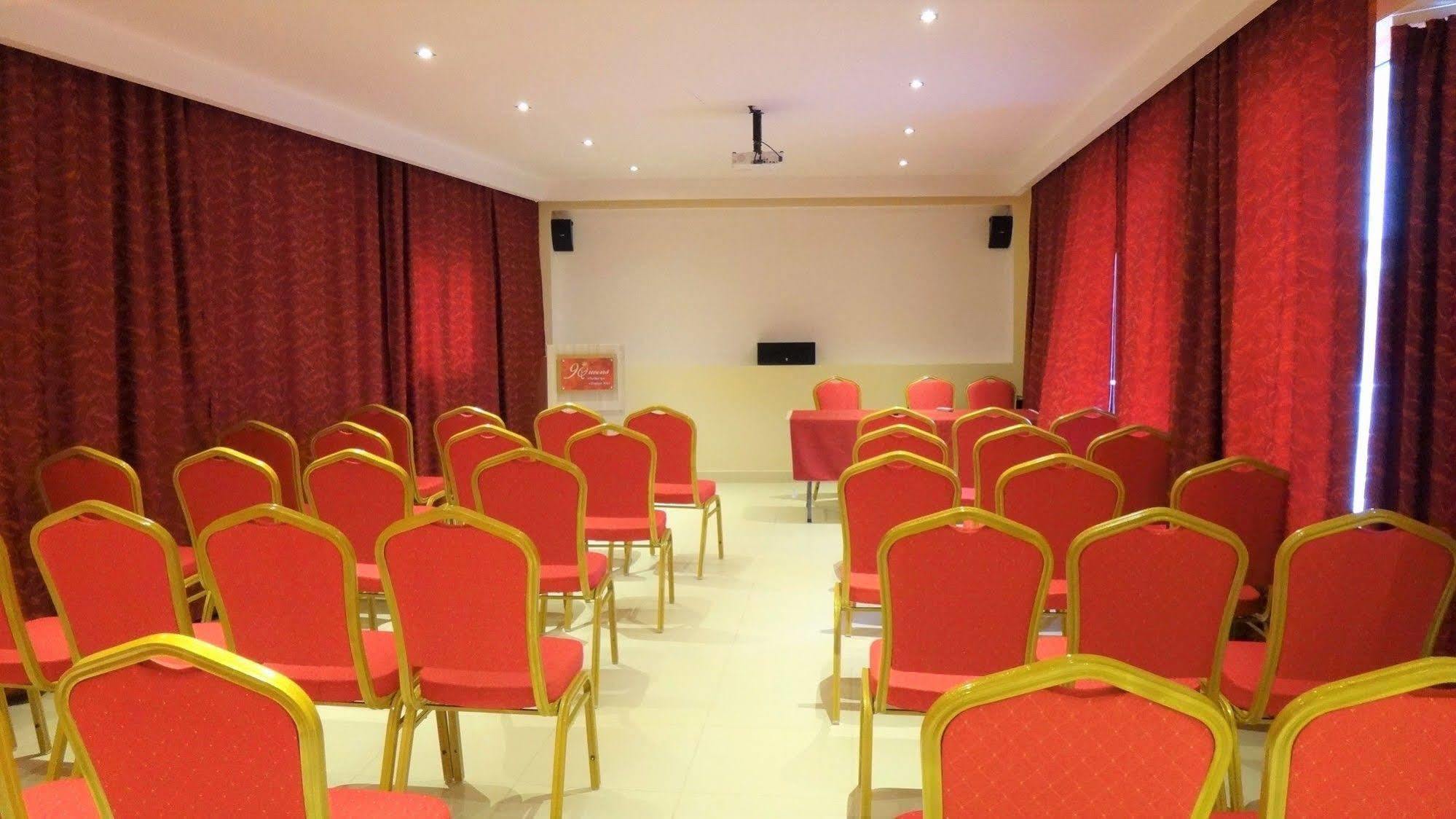 9 Queens Spa Hotel Лутра Едипсу Екстериор снимка