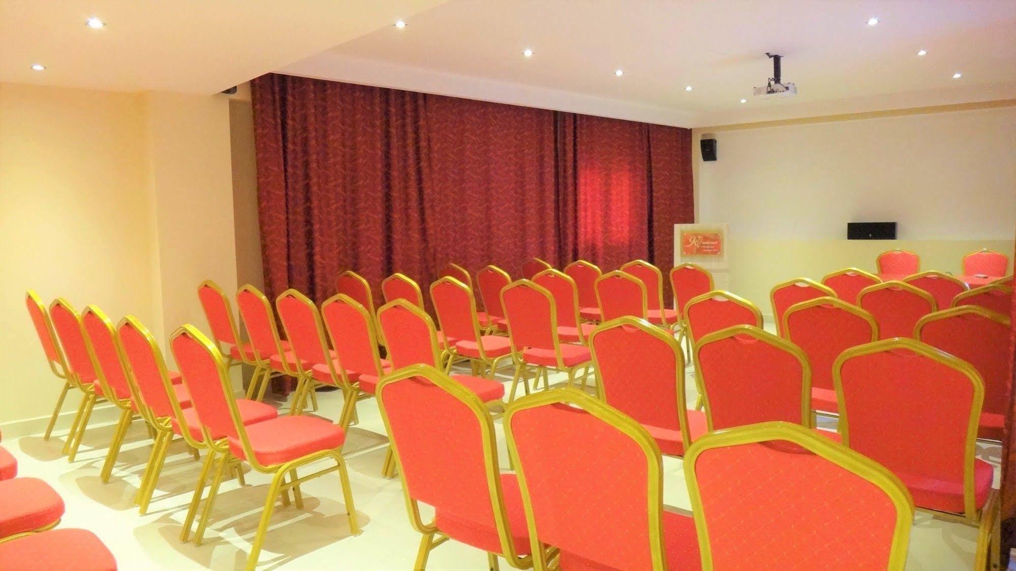 9 Queens Spa Hotel Лутра Едипсу Екстериор снимка