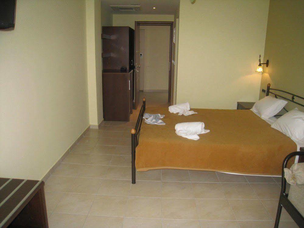 9 Queens Spa Hotel Лутра Едипсу Екстериор снимка