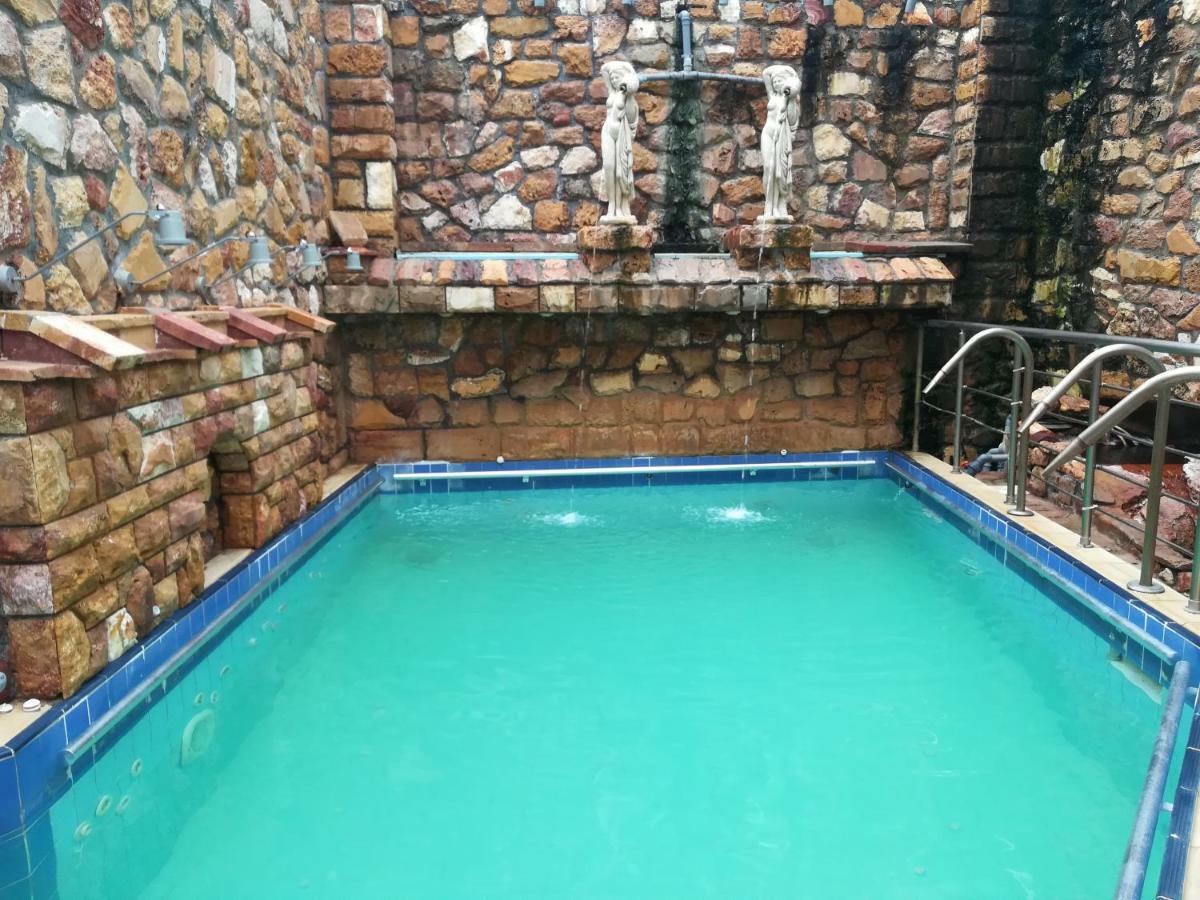 9 Queens Spa Hotel Лутра Едипсу Екстериор снимка